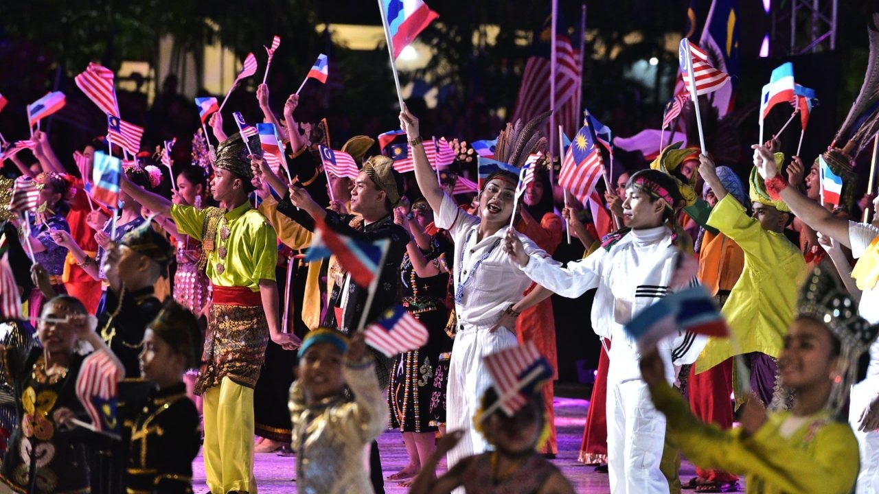 Sambutan Hari Malaysia Meriah Meski Dalam Hujan Dan Angin Kencang