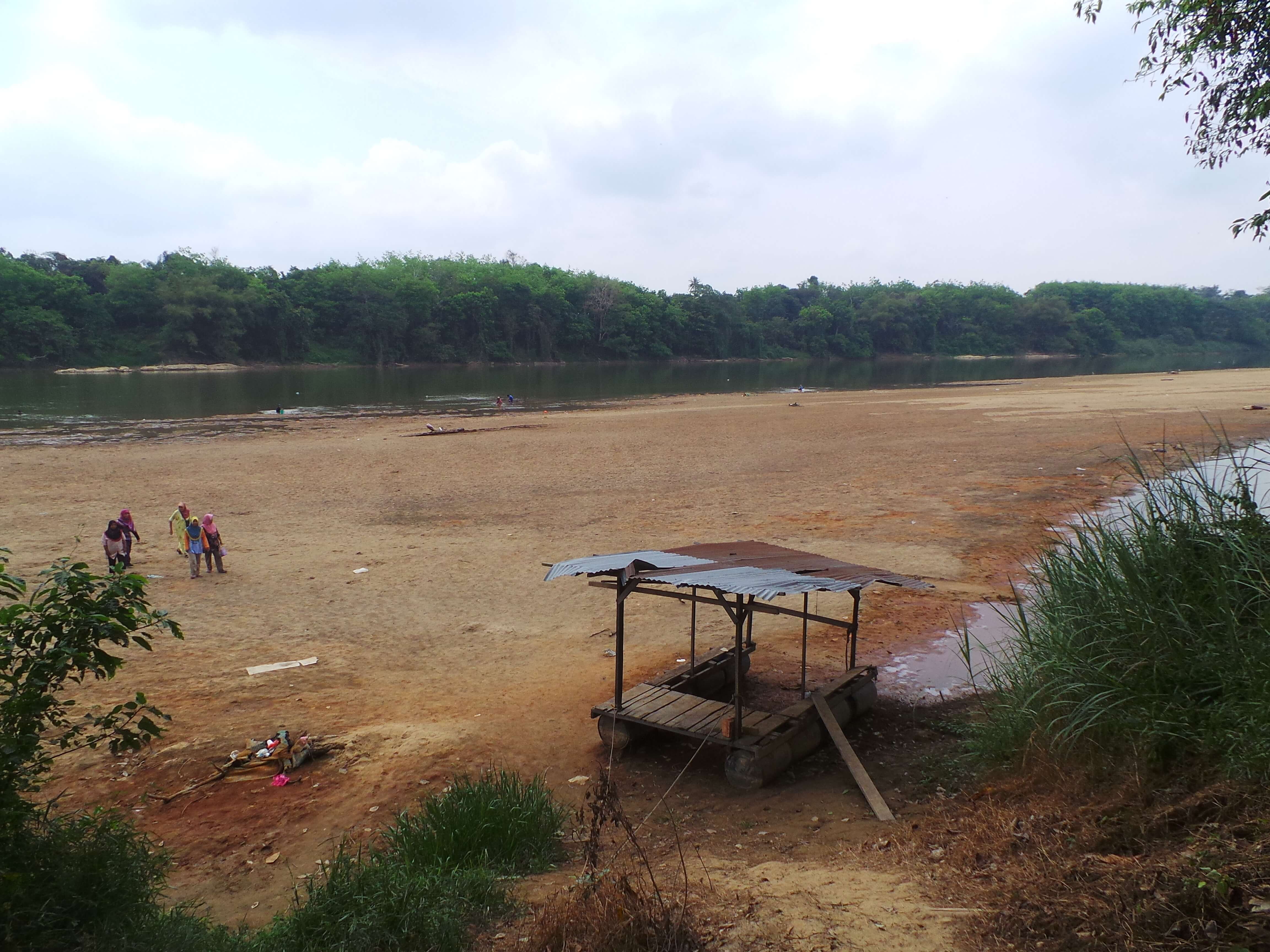 Pemandangan Sungai Pahang dari Kampung Tebing Tinggi Lebak