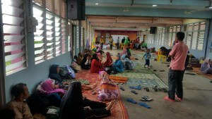 Sebahagian daripada 329 mangsa banjir yang ditempatkan di SK Sri Ketereh.