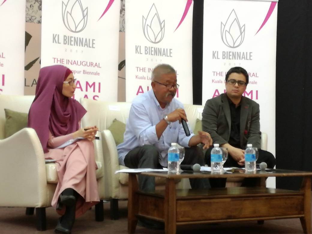 Dari kiri: Pengarah KL Biennale, Zanita Anuar, Ketua Pengarah Lembaga Pembangunan Seni Visual Negara, Datuk Dr Mohamed Najib Ahmad Dawa dan Pengerusi KL Biennale, Johan Ishak.