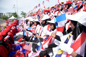 Rakyat Malaysia yang meraikan Hari Malaysia dan Hari Kebangsaan