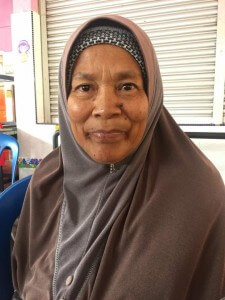 Mariam sangat gembira menerima kunjungan Tengku Muhammad Ismail di SK Bukit Mentok, di sini.