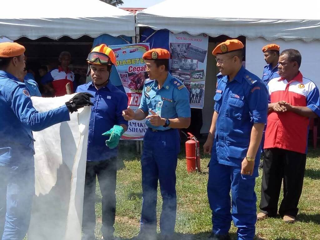 Pengarah APM Negeri Kedah, Lt. Kol (PA) Awang Iskandar Ampuan Yaacob (Tiga dari kiri)