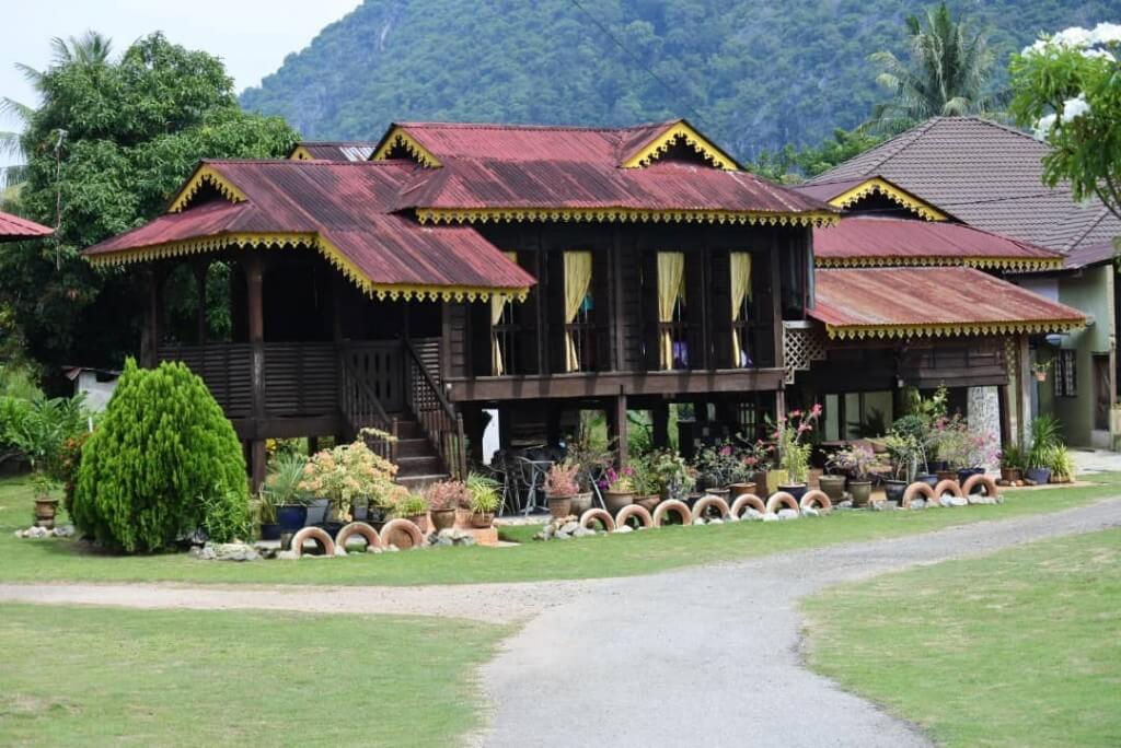 Kampung Titi Teduri untuk acara Asean@Culture Challenge