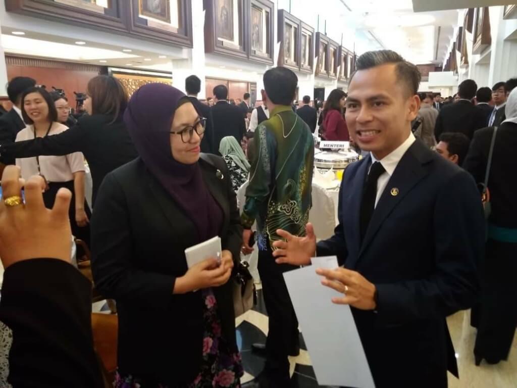 Fahmi Fadzil ketika ditemuramah oleh wartawan Malaysiaaktif.