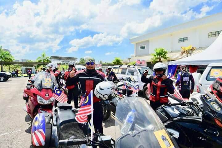 Peserta konvoi KMJG 2018 bersama motorsikal berkuasa tinggi sampai di Politeknik Mersing