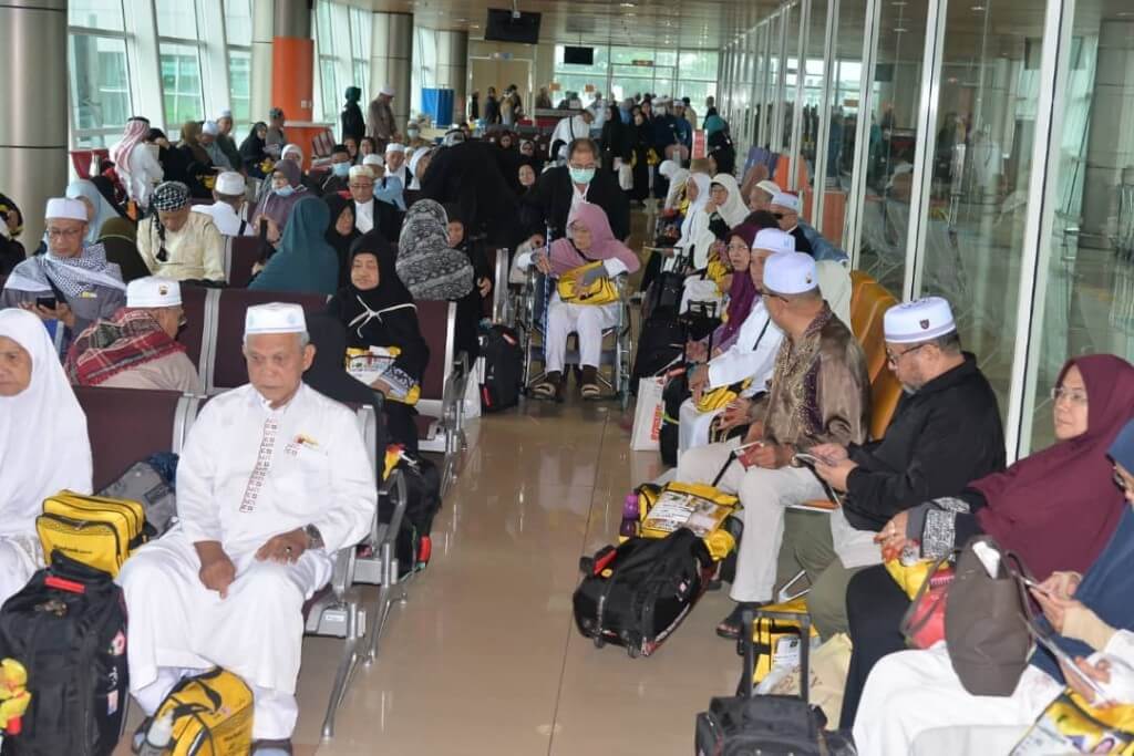 Jemaah Haji tiba di Lapangan Terbang Antarabangsa Kuching