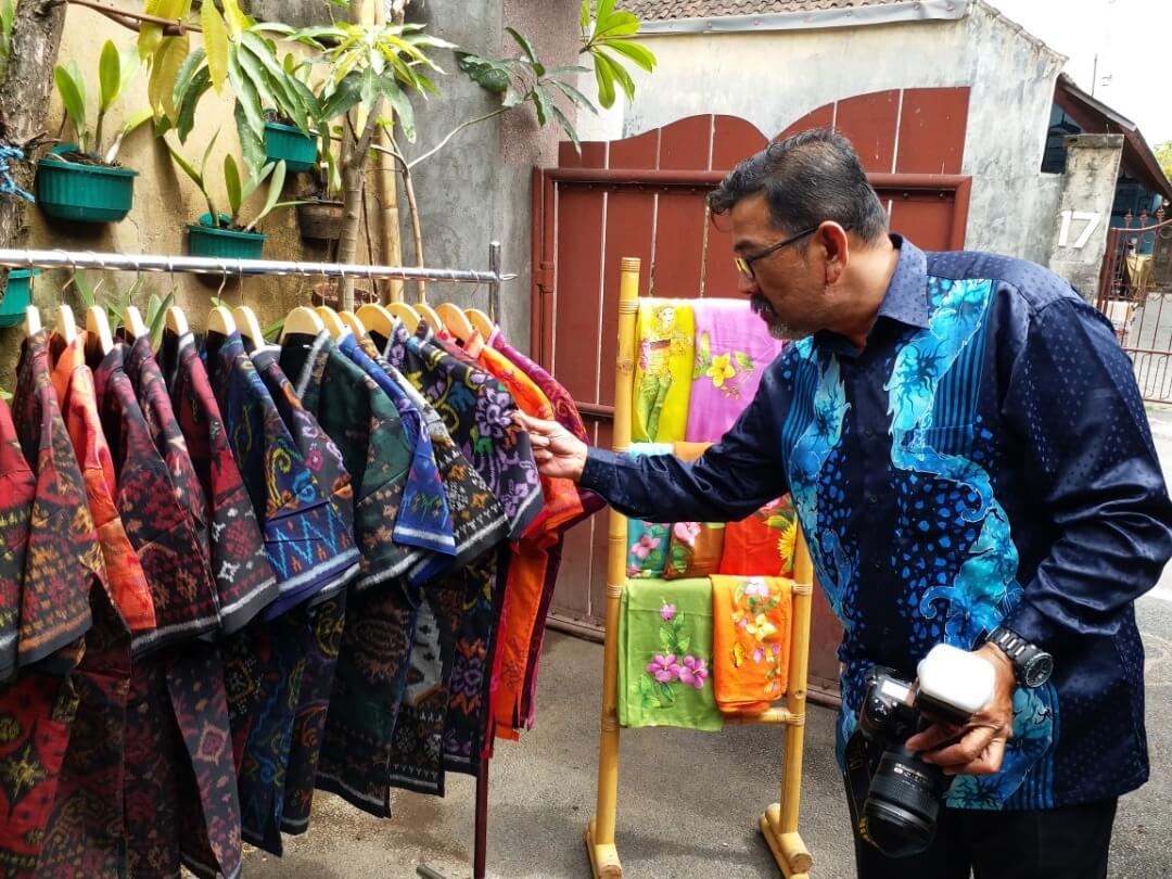 Antara KIM di Bali yang berjaya meningkatkan taraf kehidupan penduduk melalui perusahaan kain sulam dan pakaian buatan tangan