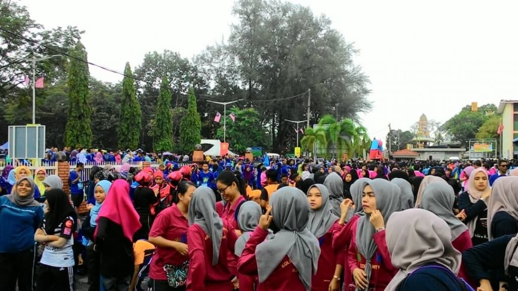 Antara orang ramai dan peserta yang hadir di Kompleks Belia dan Sukan Negeri Kedah
