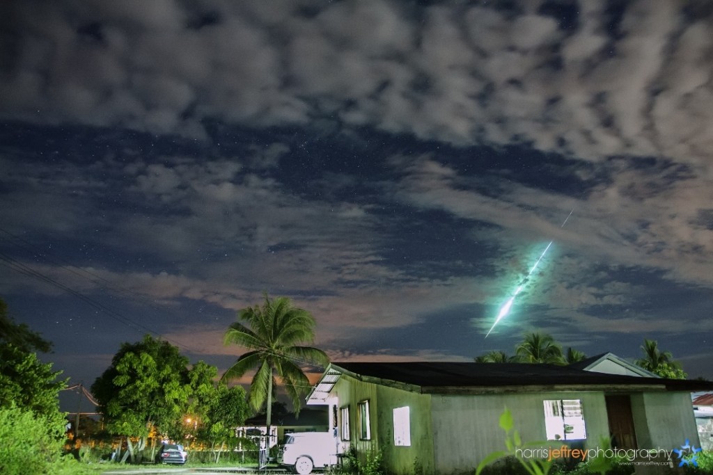 Fenomena hujan meteor yang dirakam di Kampung Sungai Padang, Papar pada tahun 2014 oleh Harris Mc Horror
