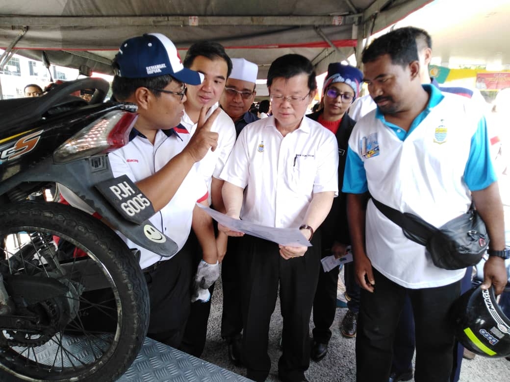 Taklimat oleh Juruteknik Honda kepada Ketua Menteri Pulau Pinang