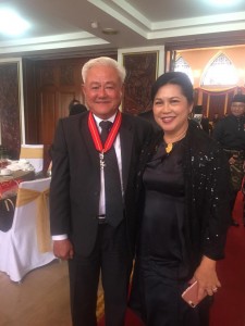 Dr. David Sylvester Ling Sheng Tee gambar kenangan bersama isterinya