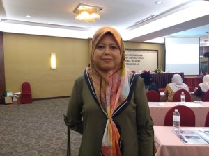 Siti Khadijah, Pegawai Perhubungan Awam Kolej Komuniti Pasir Gudang 