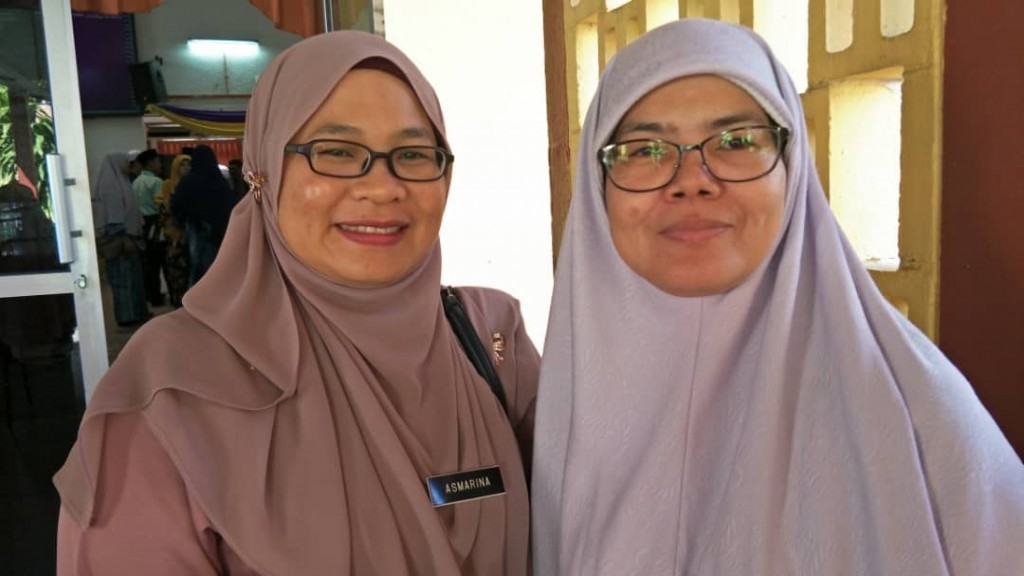 Asmarina Mohd Zin (kiri), Guru Pengajian Am