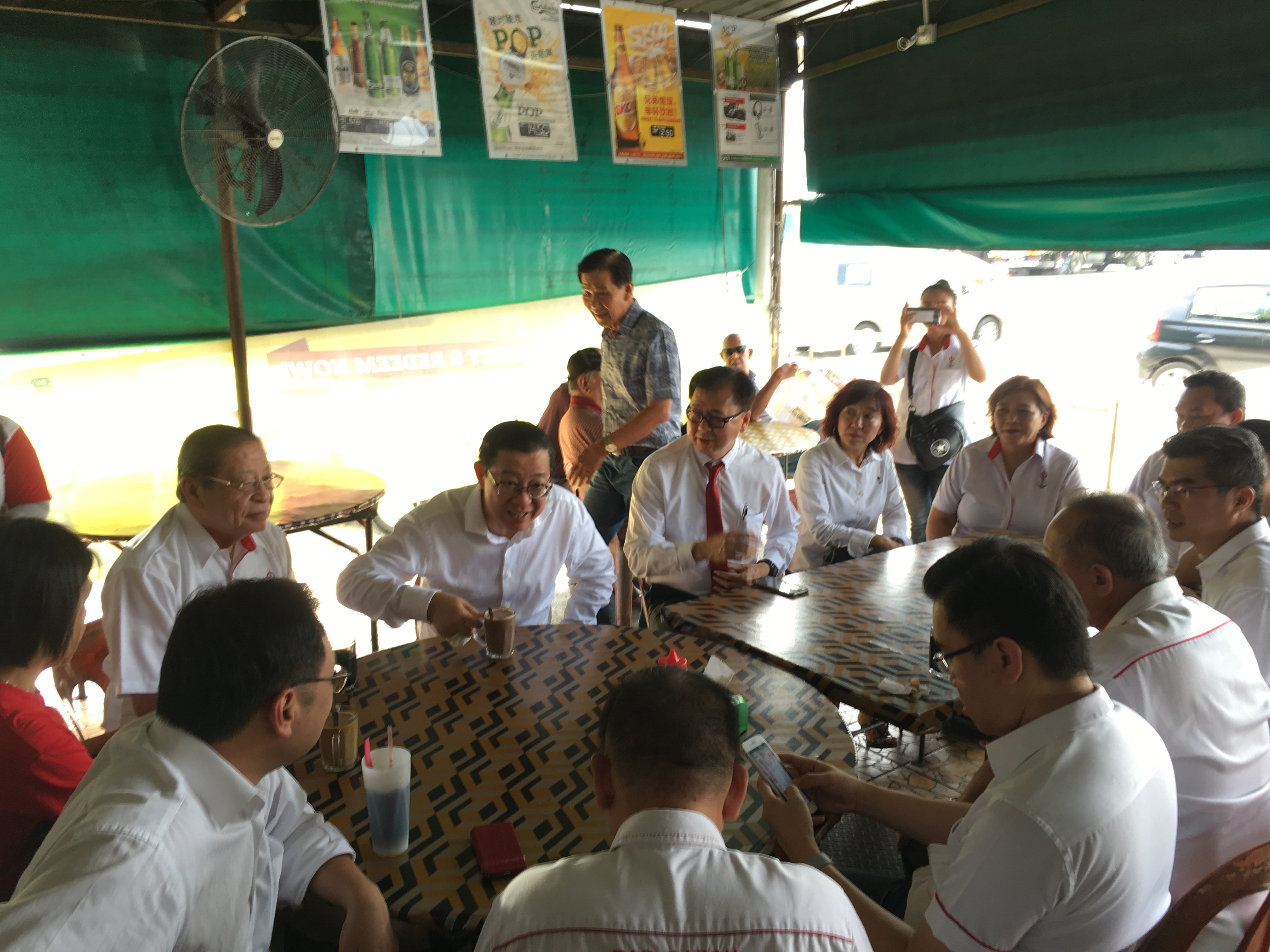 Lim Bersarapan bersama pemimpin tempatan dan orang ramai