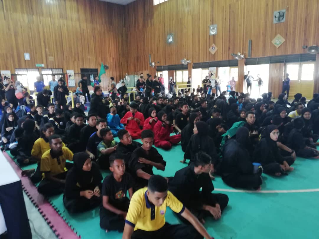 Sebahagian pelajar yang menyertai Pertandingan Silat-silat Sekolah Peringkat Negeri Pulau Pinang.