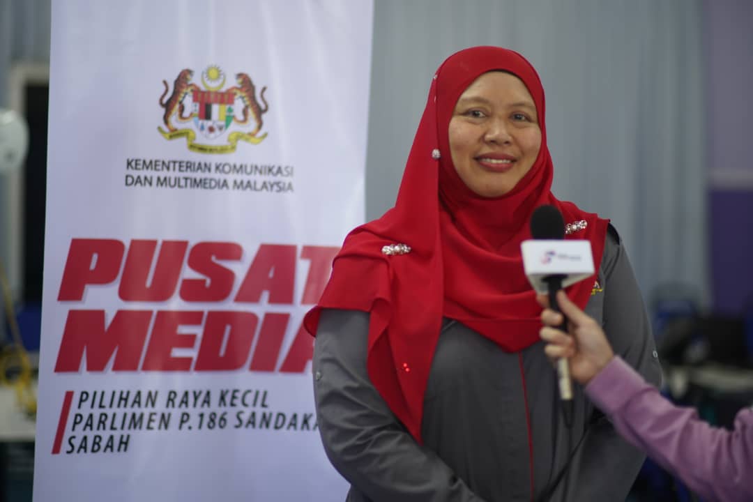 Pengarah Penerangan Sabah, Norzawiyah ketika ditemui di Pusat Media PRK Sandakan
