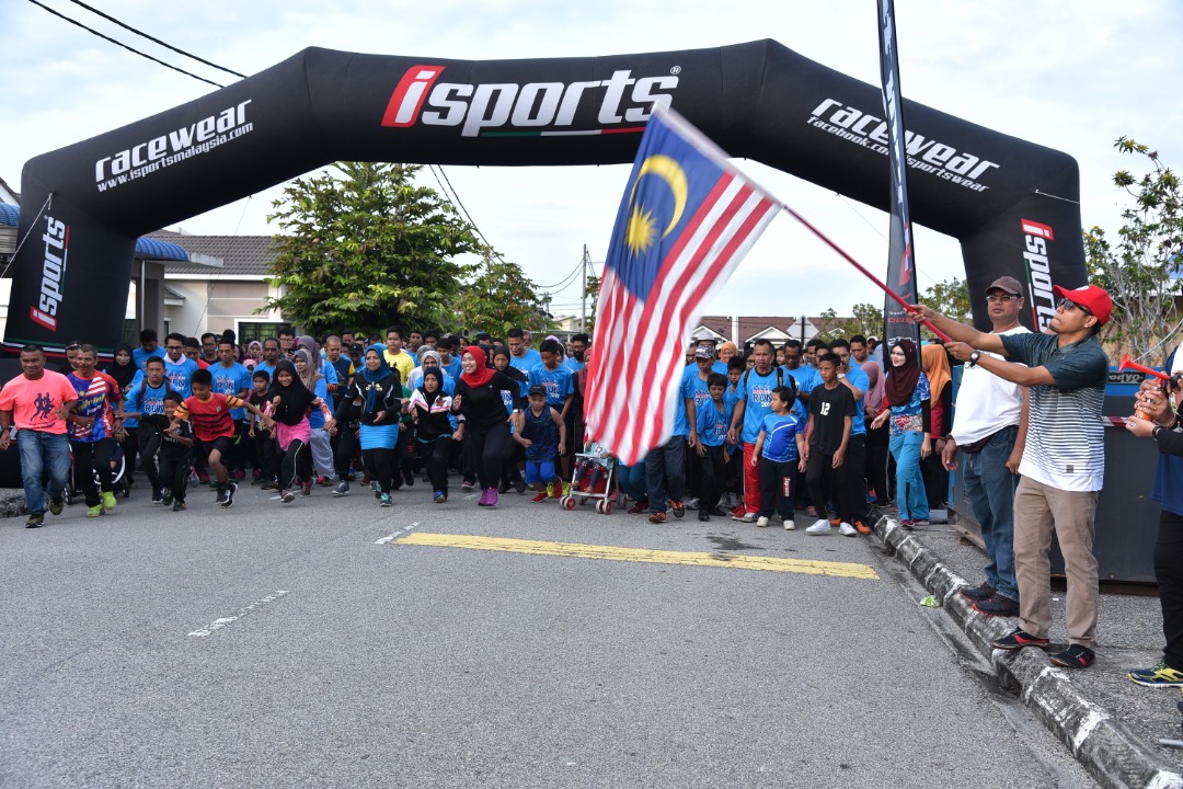 'Flag-off' oleh Wakil Pengarah Jabatan Penerangan Malaysia Pulau Pinang.