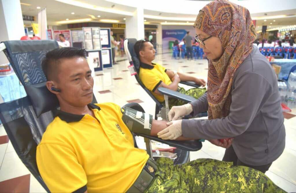 Suasana sekitar Kempen Derma Darah di ITCC Shopping Mall. 