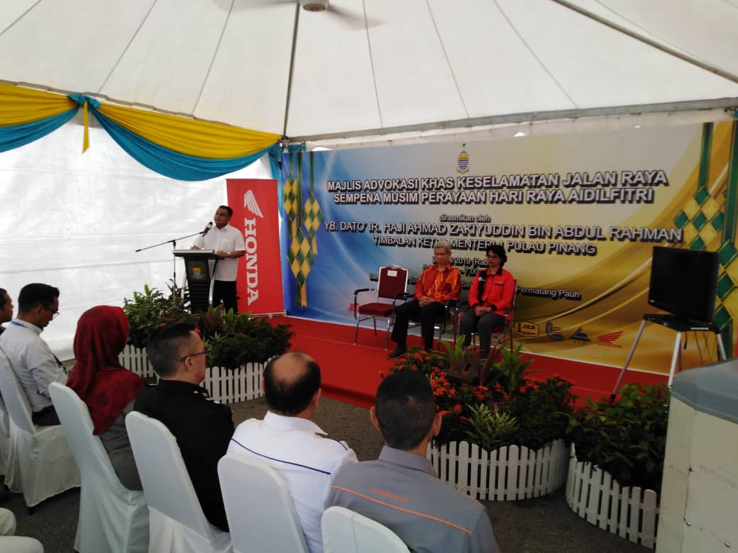 YB Dato' Ir Haji Ahmad Zakiyuddin Abdul Rahman, ketika menyampaikan ucapan perasmian 