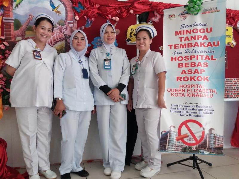 Sebahagian daripada jururawat turut sama menjayakan kempen Minggu Tanpa Tembakau Peringkat HQE.