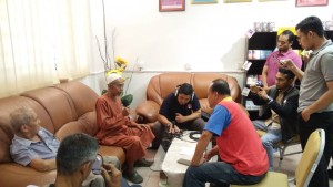 Ustaz Abdullah turut ditemubual oleh pihak Kelantan FM berkaitan maklumat yang disampaikan dan manfaat kepada masyarakat.
