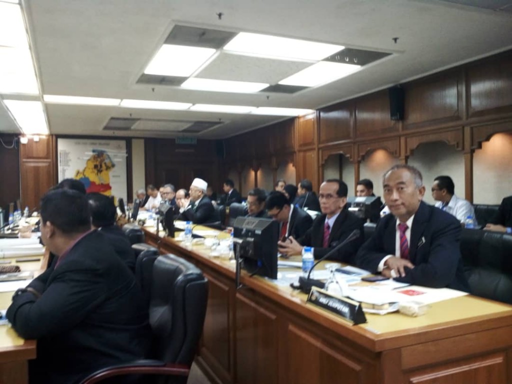 Sebahagian Ahli Mesyuarat merangkumi Ketua Jabatan Persekutuan dan Negeri serta Ketua-Ketua Jajahan seluruh Kelantan
