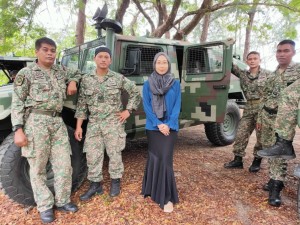 Wartawan MalaysiaAktif Bachok bergambar kenangan bersama anggota 10 Briged Para TDM