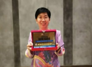 Angeline berbesar hati menerima anugerah Guru Adiwira sempena Sambutan Hari Guru Peringkat Kebangsaan 2019, baru-baru ini.