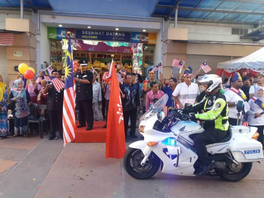 Acara pelepasan sambutan Konvoi KMJG Peringkat Negeri 2019 di Mydin Mall Kubang Kerian, disempurnakan oleh (SAC) Abdullah Mohammad Piah, Timbalan Ketua Polis Kelantan