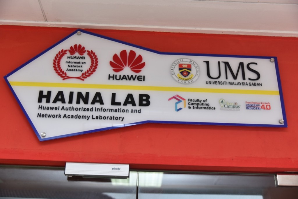 Peralatan HAINA Lab hasil sumbangan Huawei