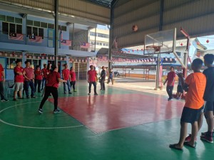 Komuniti KRT Dungun bersemangat dalam menyertai Pertandingan Balingan Bola Keranjang yang dianjurkan