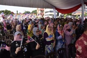 Sebahagian penjawat awam persekutuan yang hadir pada Majlis Pelancaran Bulan Kebangsaan dan Kibar Jalur Gemilang peringkat Jabatan Persekutuan Negeri Terengganu 2019