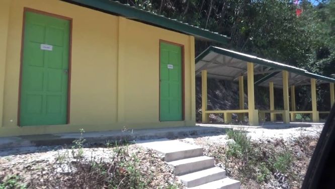 Kemudahan tandas/ tempat persalinan dan pondok rehat untuk kegunaan pelancong di MESEJ Kinolosodon