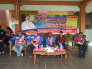Antara tetamu kehormat yang hadir pada Program Jelajah Basikal Hari Malaysia DUN Parit Yaani. 