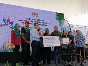 SM St. Patrick, Tawau, Sabah mengungguli tempat pertama Anugerah Sekolah Lestari  Sesi 2018/2019 bagi kategori sekolah menengah sekali gus membawa pulang hadiah wang tunai RM10,000 berserta piala dan sijil.