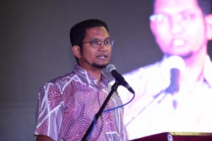 Pengerusi Jawatankuasa Belia, Sukan, Pembangunan Usahawan dan Koperasi Negeri Johor Sheikh Umar Bagharib Ali merasmikan Karnival Temu Pakat Usahawan Johor 2019 di Dataran Pontian.
