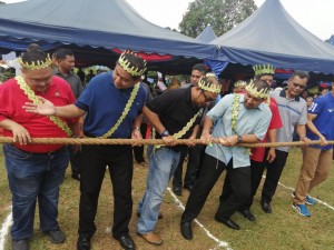 Pertandingan tarik tali yang dirasmikan oleh Menteri Besar Johor.