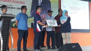 Penyampaian peruntukan Program Pertanian Bandar Kategori Komuniti kepada seluruh daerah di Negeri Johor.
