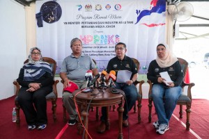 Program Ramah Mesra Menteri Pertanian dan Industri Asas Tani Bersama Media Johor diadakan di Lapang Sasar Menembak Ladang Rem.