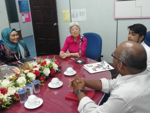 Sesi interaktif Chong Eng bersama pegawai dan kakitangan Pejabat Penerangan Daerah SPT