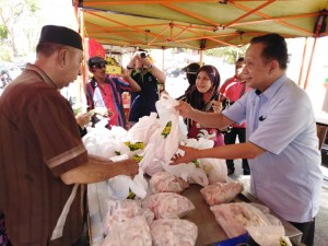 Ayam RM5 seekor menjadi tumpuan