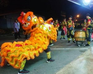Tarian singa antara persembahan yang disajikan kepada para tetamu.