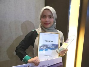 Produk ciptaan sendiri, Kaya Slice bawa tuah kepada pelajar Politeknik Sultan Haji Ahmad Shah, Norlily Johan apabila berjaya mendapat tempat pertama dalam kategori Business Pitching (Kategori Pelajar).