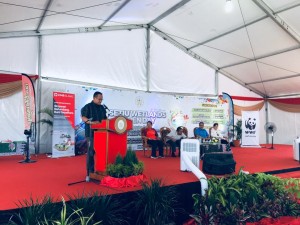 Menteri Besar Terengganu, Ahmad Samsuri semasa berucap merasmikan program Majlis Pelancaran Hari Terbuka Tanah Bencah Setiu.