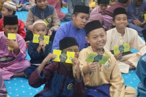 Wajah ceria anak-anak yatim di Selangor yang menerima sumbangan Hari Raya Aidilfitri tahun lepas.