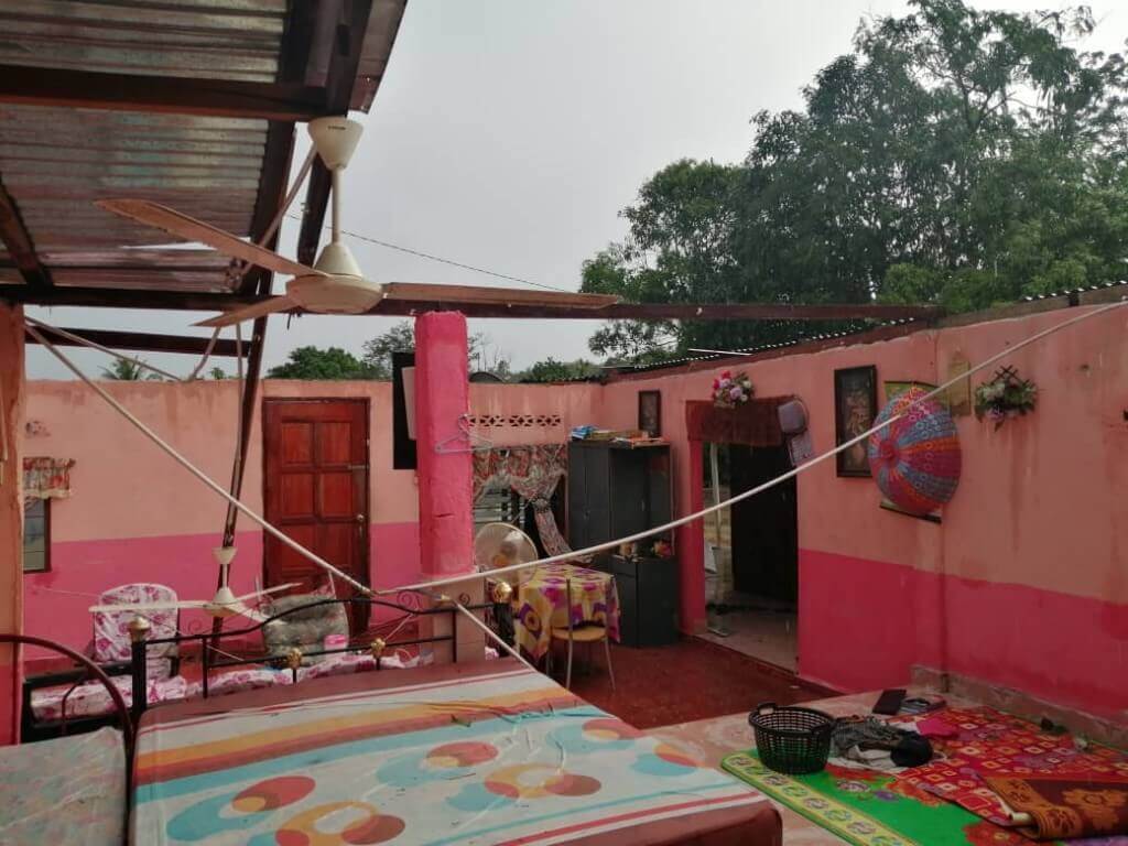 Antara rumah yang dilanda ribut dalam kejadian petang semalam.