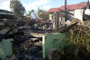 Rumah yang musnah dalam kebakaran yang menimpa Rosli Saad sekeluarga.