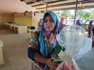 Syahzana Abdullah, 31 tahun, dari Felda Neram.