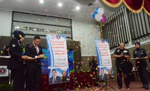 Ketua Pengarah Agensi Antidadah Kebangsaan, Zulkifli Abdullah dan Ketua Polis Terengganu, Roslee Chik melancarkan Jihad Dadah.